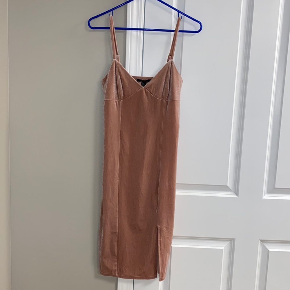 Dusty pink velvet dress